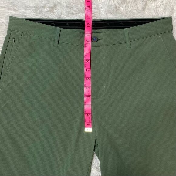 Tommy Bahama Performance Nylon Stretch Golf Casual Shorts Mens Size 36 - Picture 2 of 9